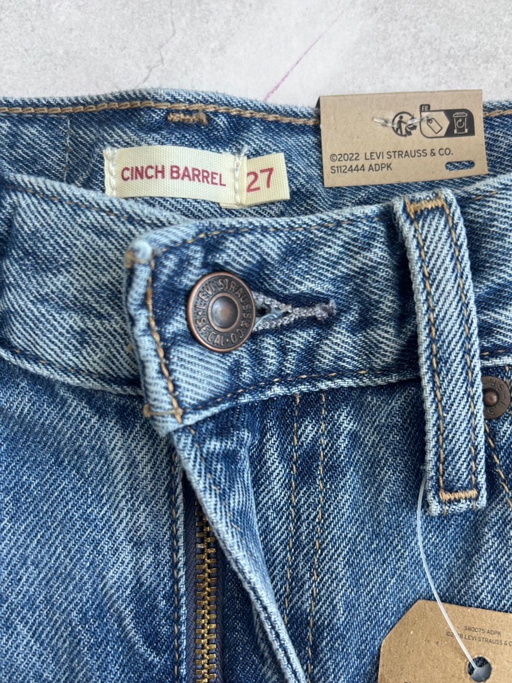 NWT Levi’s Cinch Barrel Leg Jeans Size 27 High Rise, 100% Cotton - Picture 7 of 15